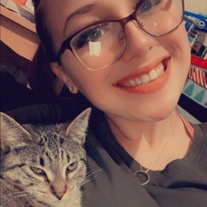 Meet your Posher, Danielle